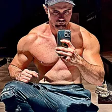 Алекс Корвин