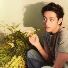 ˙ 𝘃𝗶𝗻𝗻𝗶 | 𝘀𝗵𝗼𝗽𝗶𝗸 ٭