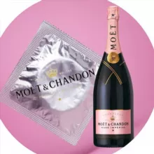 Moët & Chandon, трусы слетели