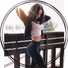 Девушки в леггинсах