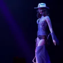 Maria Muller is typing...