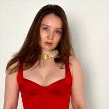 Зольникова ходит, думает и пишет