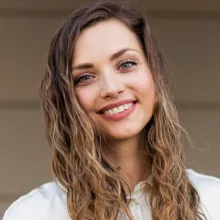 Копирайтрица Лена Беляченко