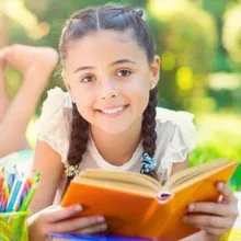 Let's read with Miss Hiba📚