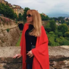 ПРИКОСНИСЬ И СТАНЬ СЧАСТЛИВОЙ