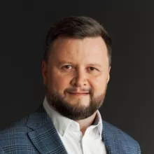 Еловский. Политика и управление