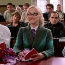 Сотник опять что-то пишет